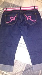 Roca wear Capri's shorts